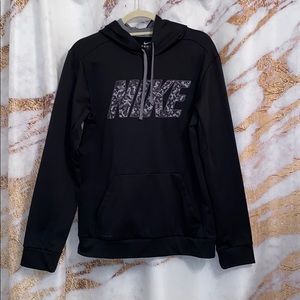 NIKE thermal fit hoodie